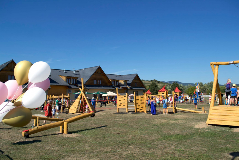 Blog / Otvorenie nového detského ihriska ROZÁLKOVO malo veľký úspech ! - foto Blog / Otvorenie nového detského ihriska ROZÁLKOVO malo veľký úspech ! - foto
