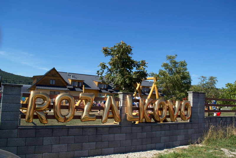 Blog / Otvorenie nového detského ihriska ROZÁLKOVO malo veľký úspech ! - foto Blog / Otvorenie nového detského ihriska ROZÁLKOVO malo veľký úspech ! - foto