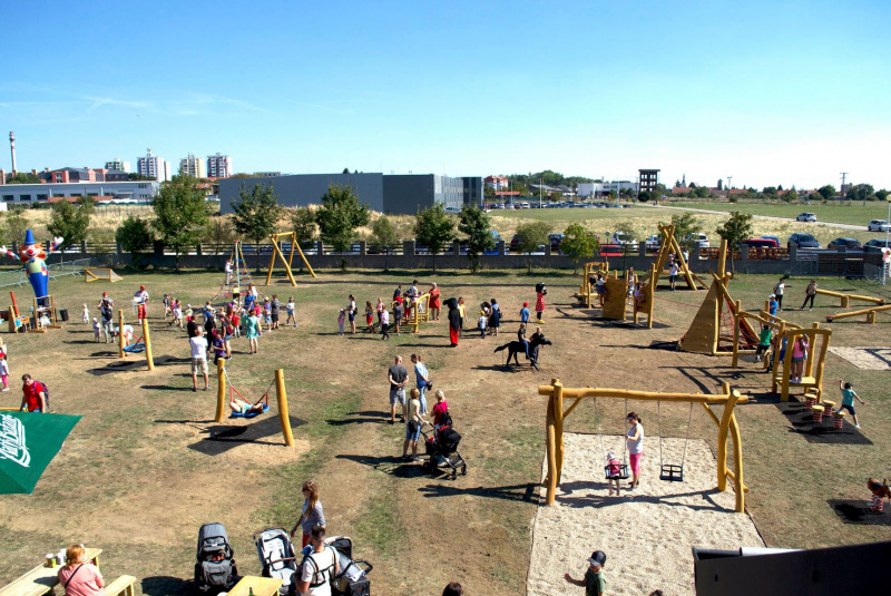 Blog / Otvorenie nového detského ihriska ROZÁLKOVO malo veľký úspech ! - foto Blog / Otvorenie nového detského ihriska ROZÁLKOVO malo veľký úspech ! - foto